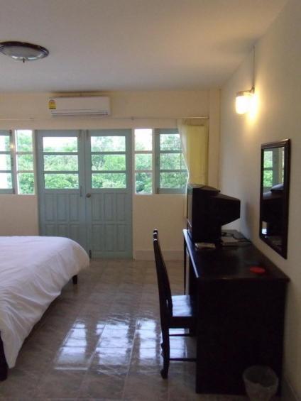 Albatross Guesthouse @ Thungwualaen Beach Pathiu Exterior photo